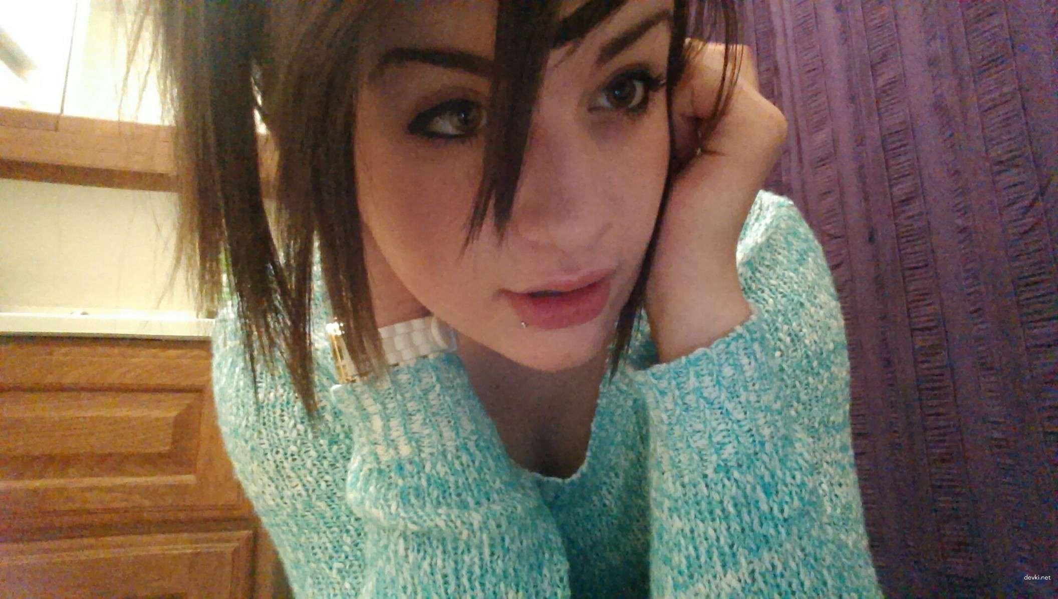 Sexy Brunette's Explicit Selfies: Amateur Porn Photos for Adults