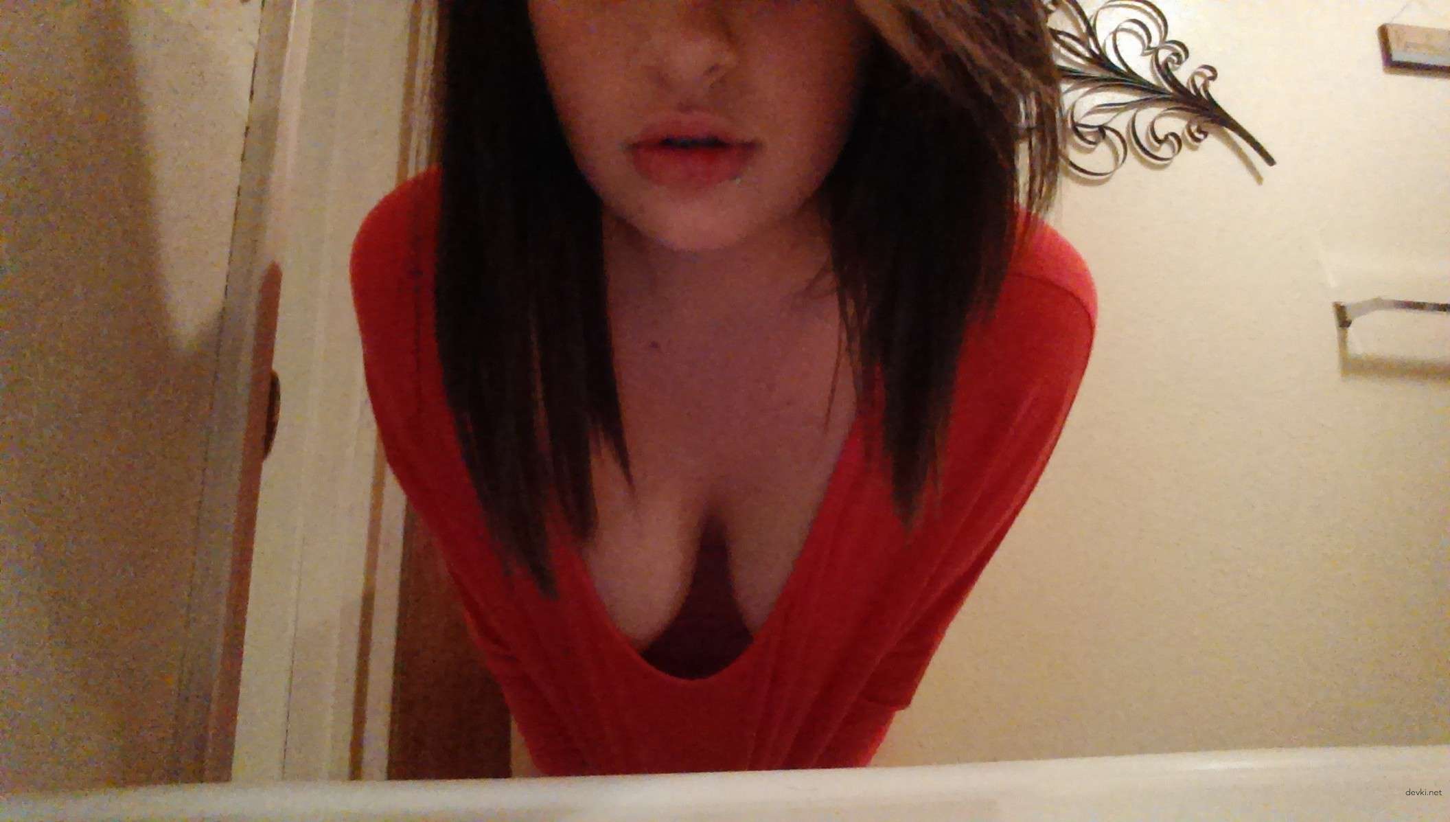 Sexy Brunette's Explicit Selfies: Amateur Porn Photos for Adults