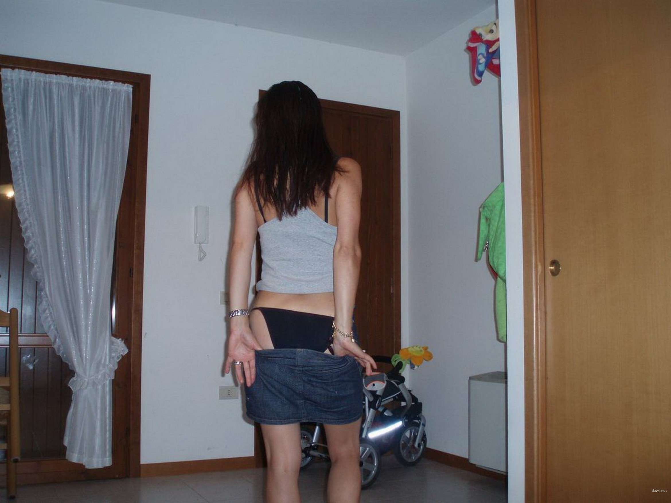 Mature Strip Tease Amateur Porn Photo - Explicit MILF Seduction