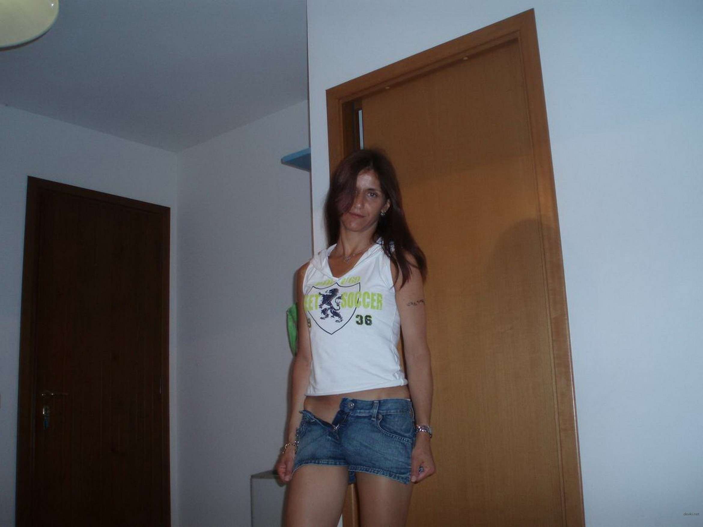 Mature Strip Tease Amateur Porn Photo - Explicit MILF Seduction