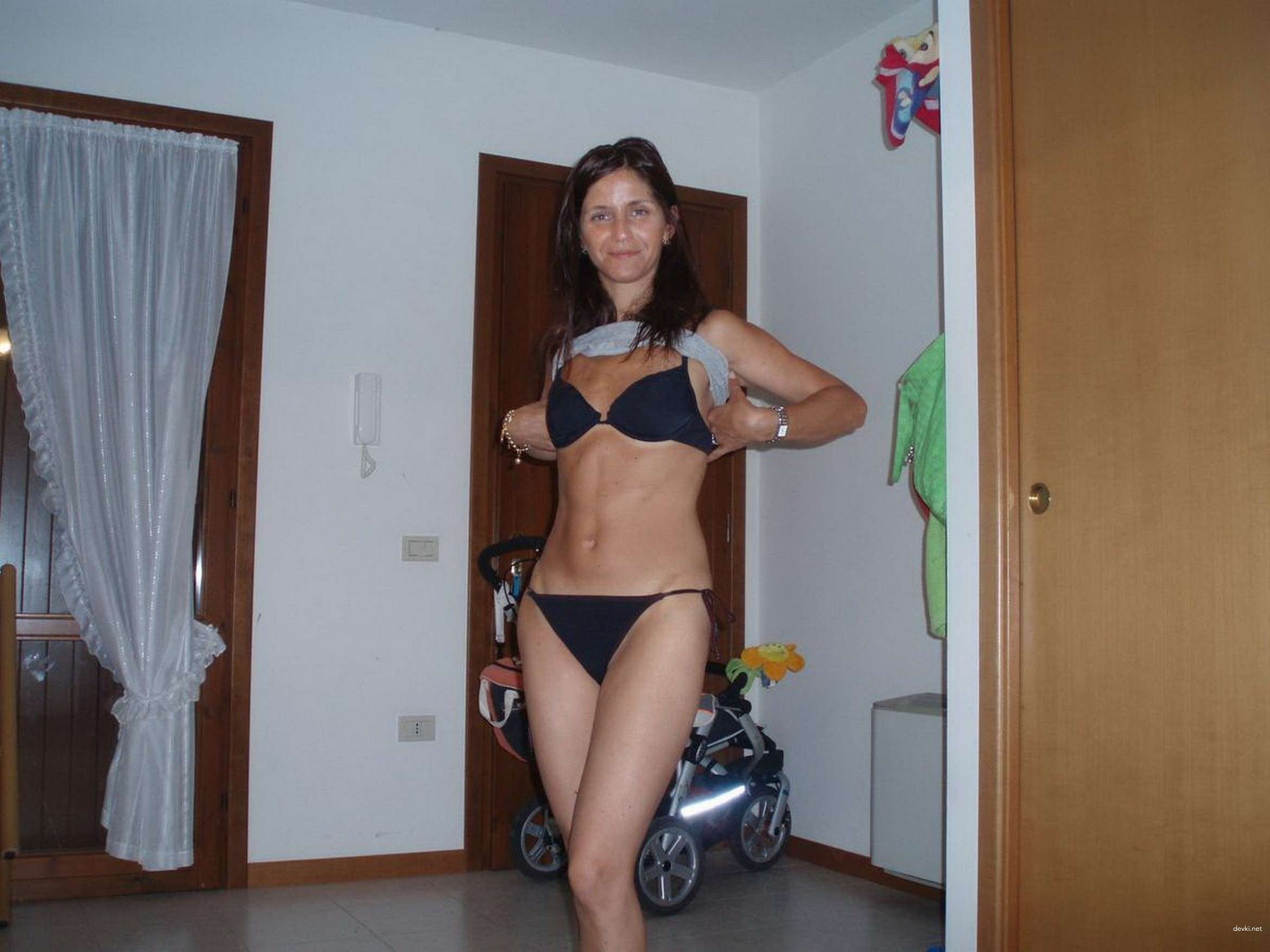 Mature Strip Tease Amateur Porn Photo - Explicit MILF Seduction