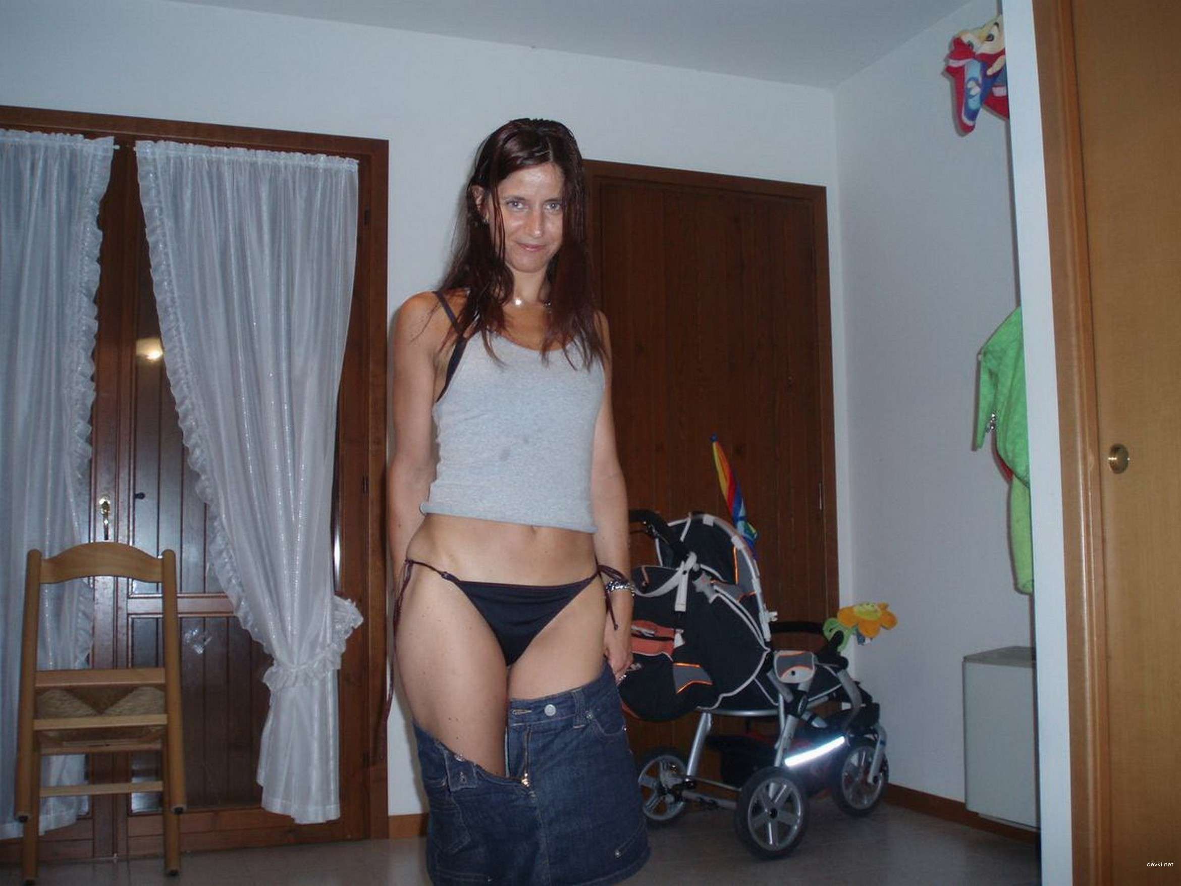 Mature Strip Tease Amateur Porn Photo - Explicit MILF Seduction