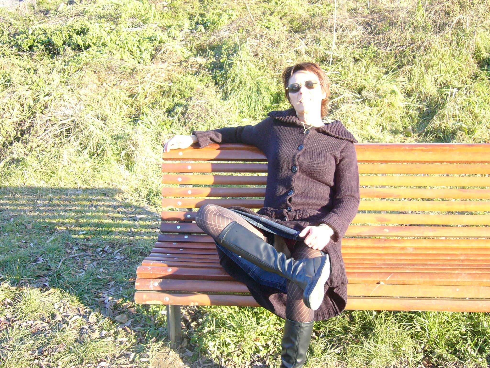 Lusty Mature Woman Amateur Porn Pics - Hot MILF in Action