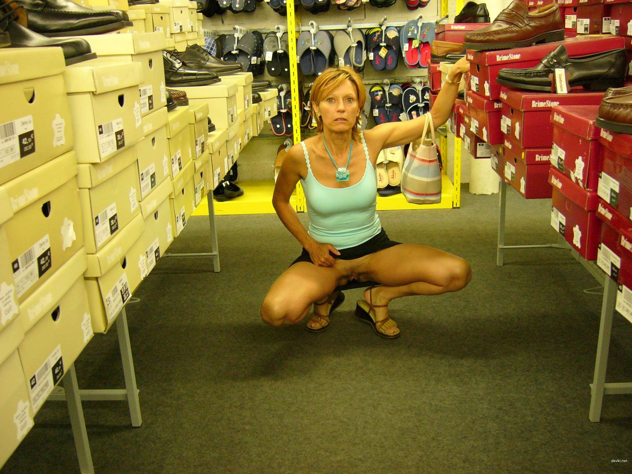 Lusty Mature Woman Amateur Porn Pics - Hot MILF in Action