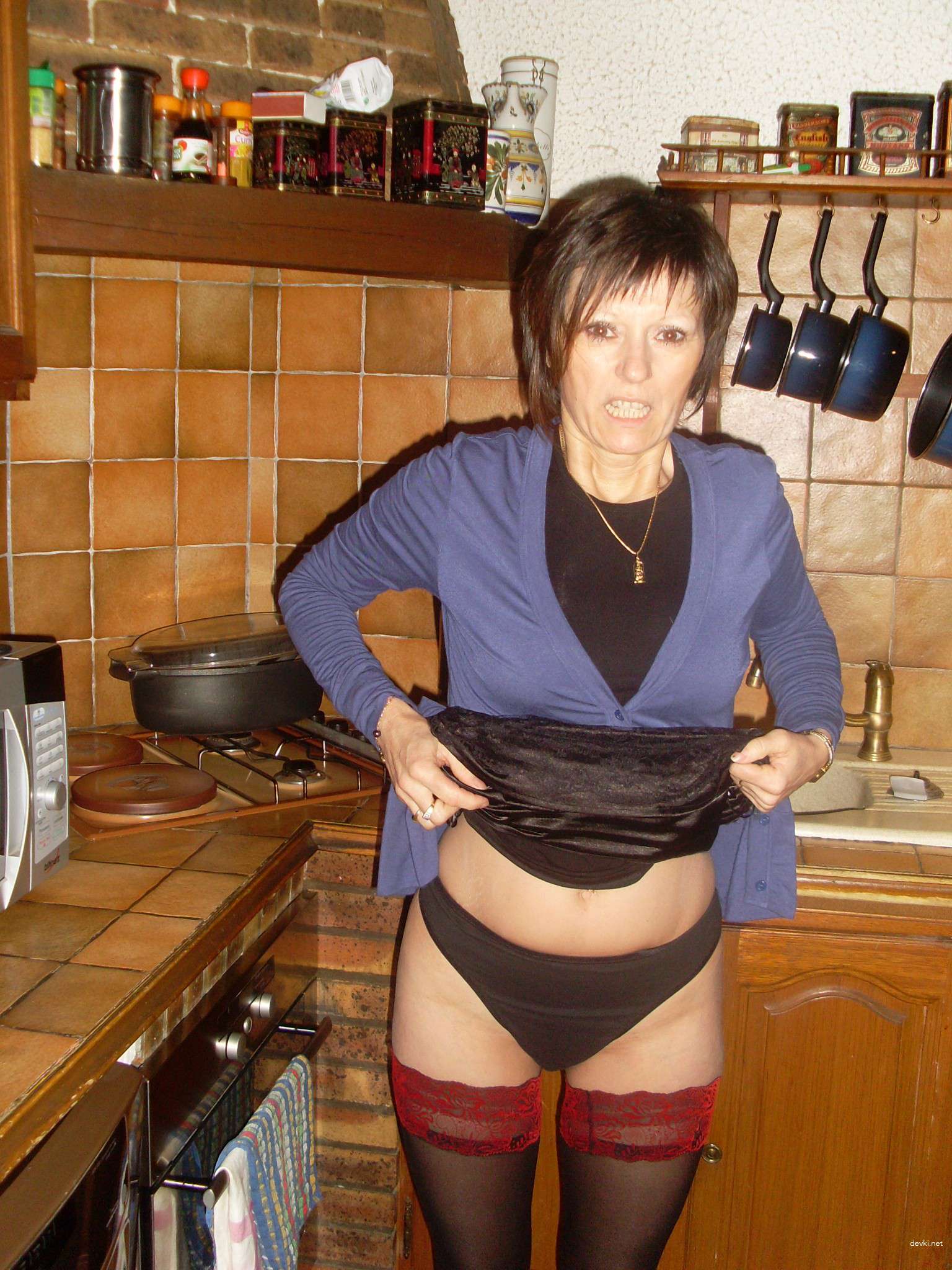 Lusty Mature Woman Amateur Porn Pics - Hot MILF in Action