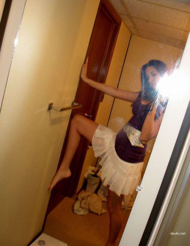 Explicit Selfie Photo: Amateur Russian Girl's Personal Nude Selfie.