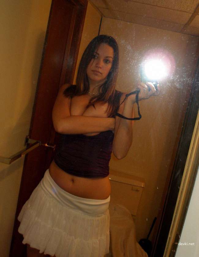 Explicit Selfie Photo: Amateur Russian Girl's Personal Nude Selfie.
