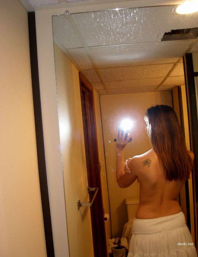 Explicit Selfie Photo: Amateur Russian Girl's Personal Nude Selfie.