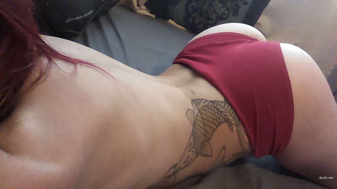 Stunning Redhead Girl Amateur Porn Pics - Explicit and Unfiltered