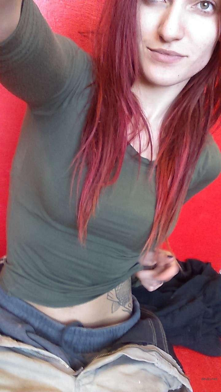 Stunning Redhead Girl Amateur Porn Pics - Explicit and Unfiltered