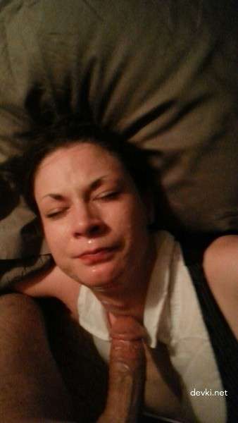 Hot Brunette in Glasses Amateur Porn Pics - Explicit XXX Photos