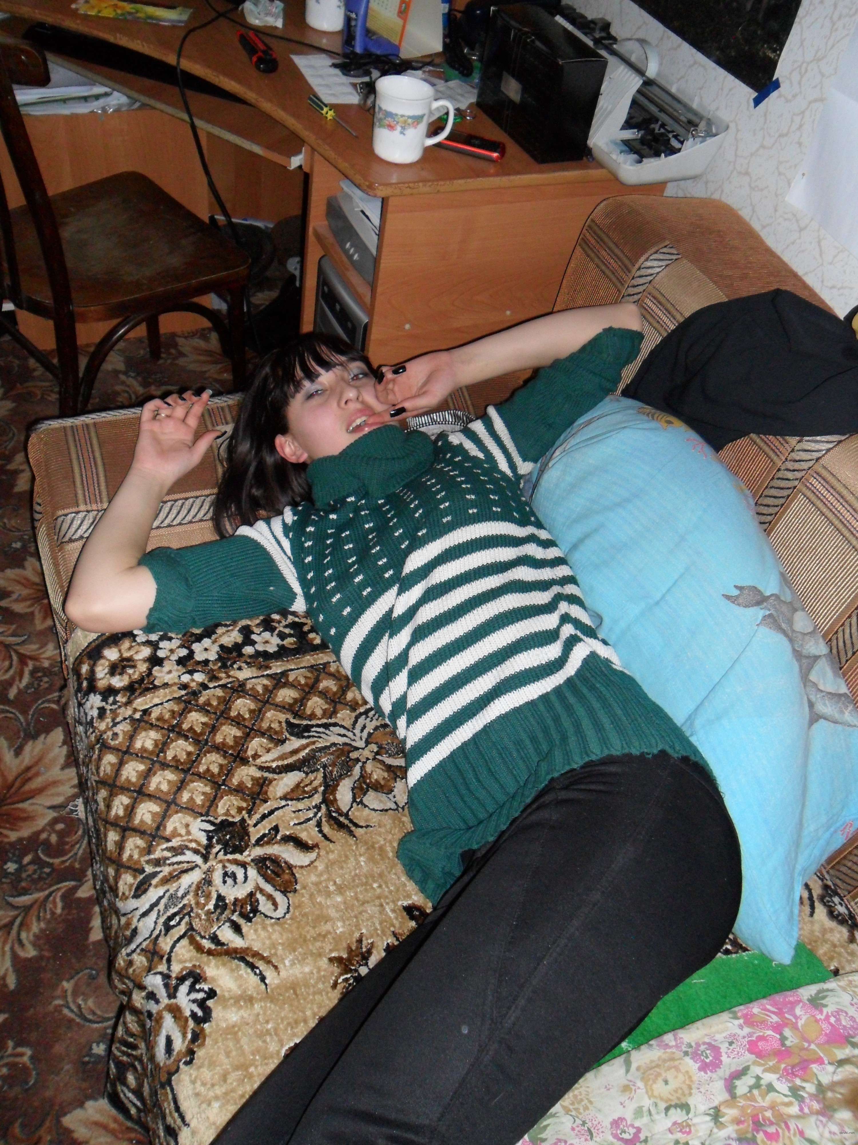 Skinny Brunette Amateur Porn: Explicit Sex Photos