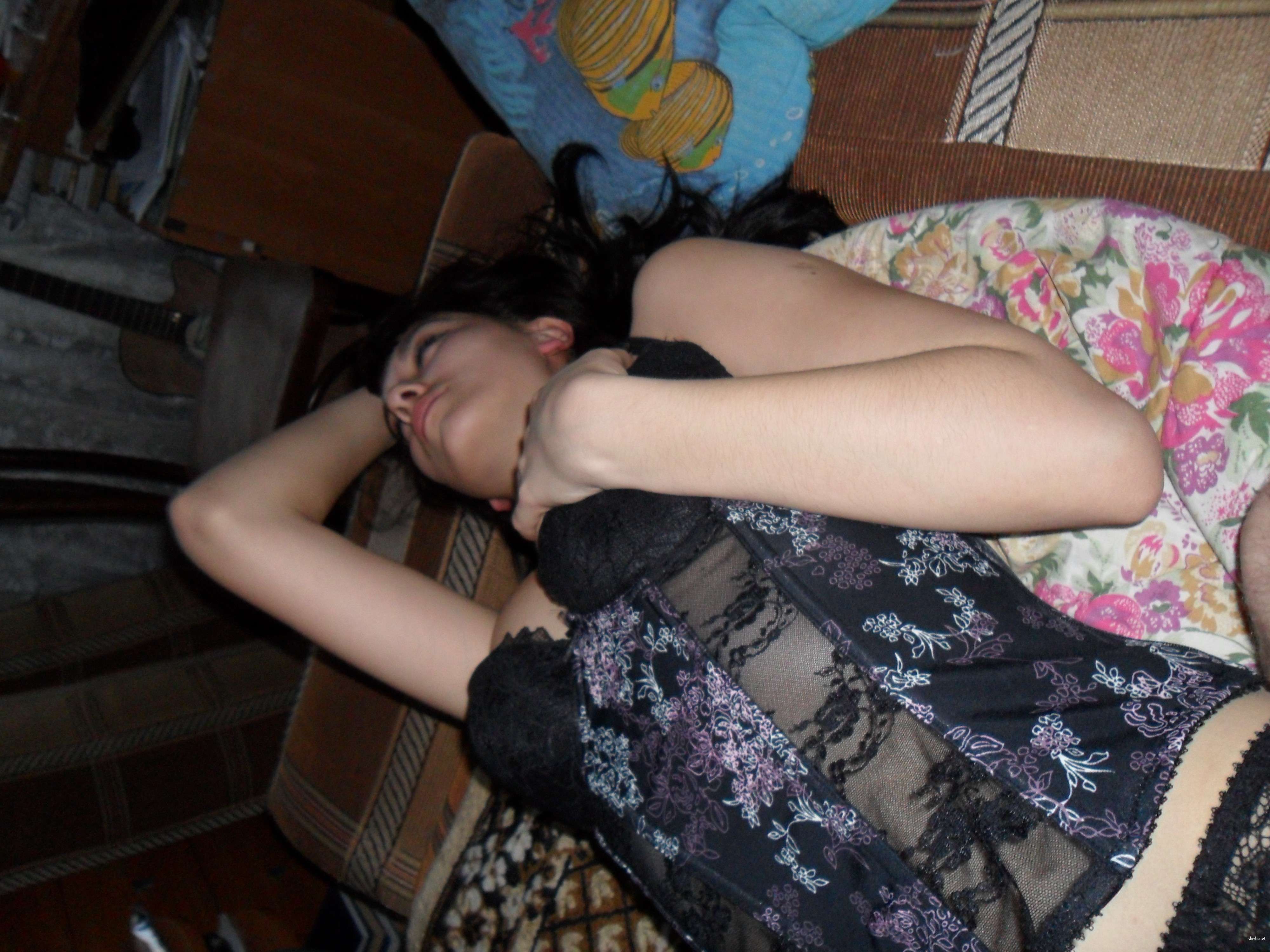 Skinny Brunette Amateur Porn: Explicit Sex Photos