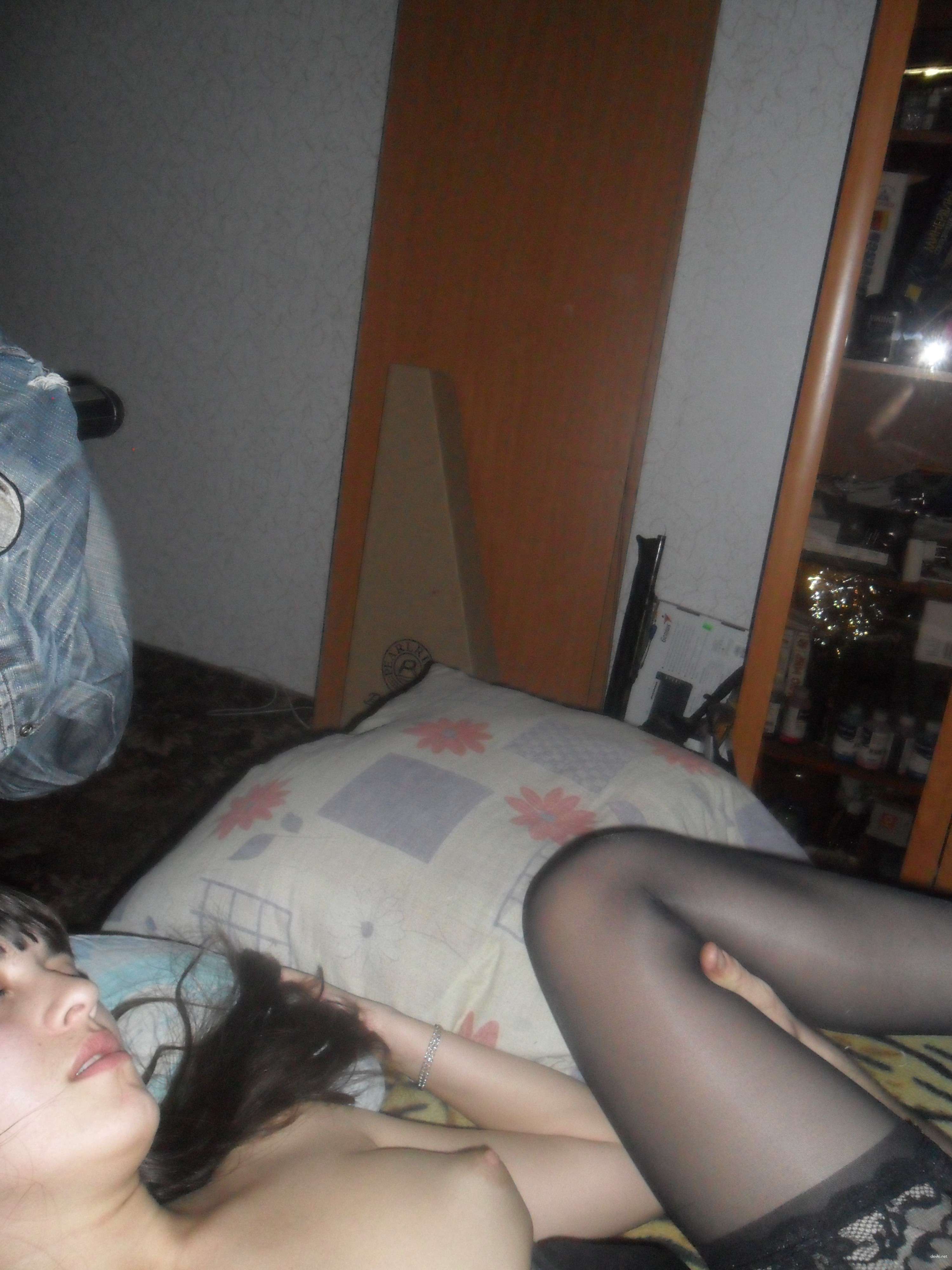 Skinny Brunette Amateur Porn: Explicit Sex Photos