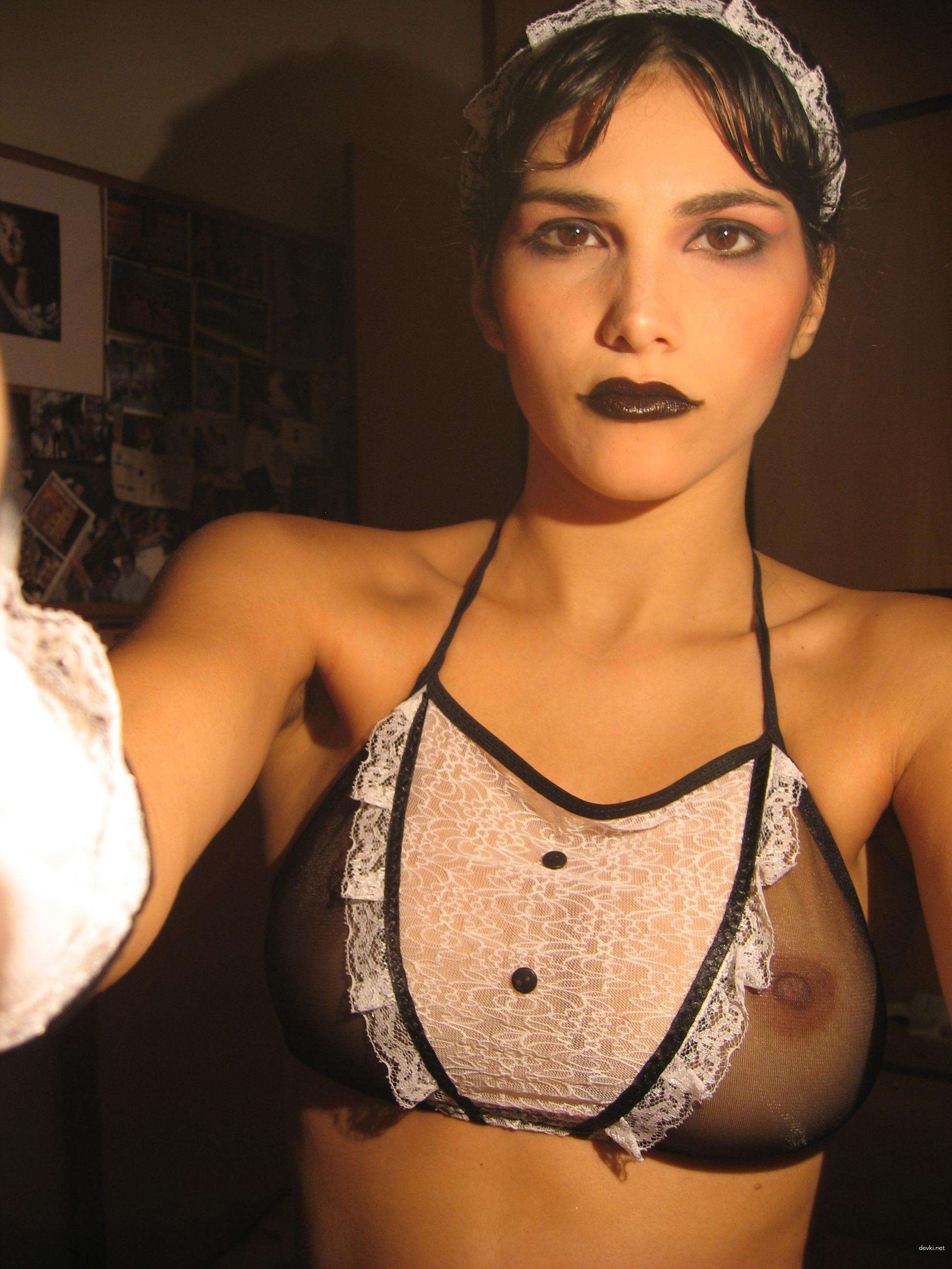 Stunning Brunette with Perfect Body in Amateur Porn Photo Shoot