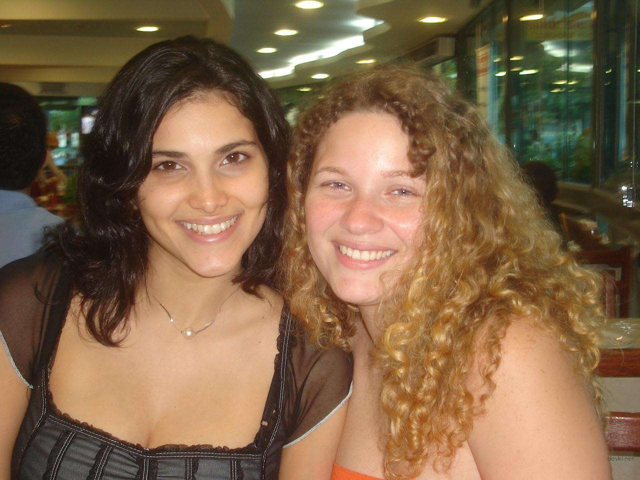 Stunning Brunette with Perfect Body in Amateur Porn Photo Shoot