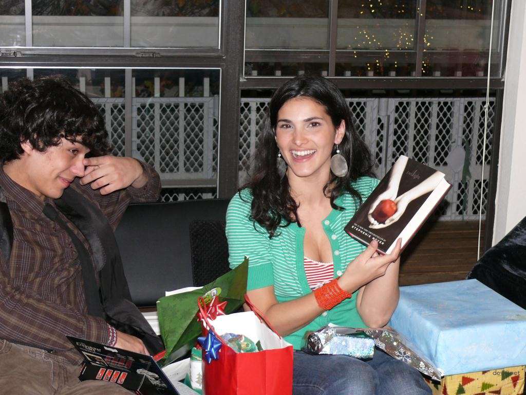 Stunning Brunette with Perfect Body in Amateur Porn Photo Shoot