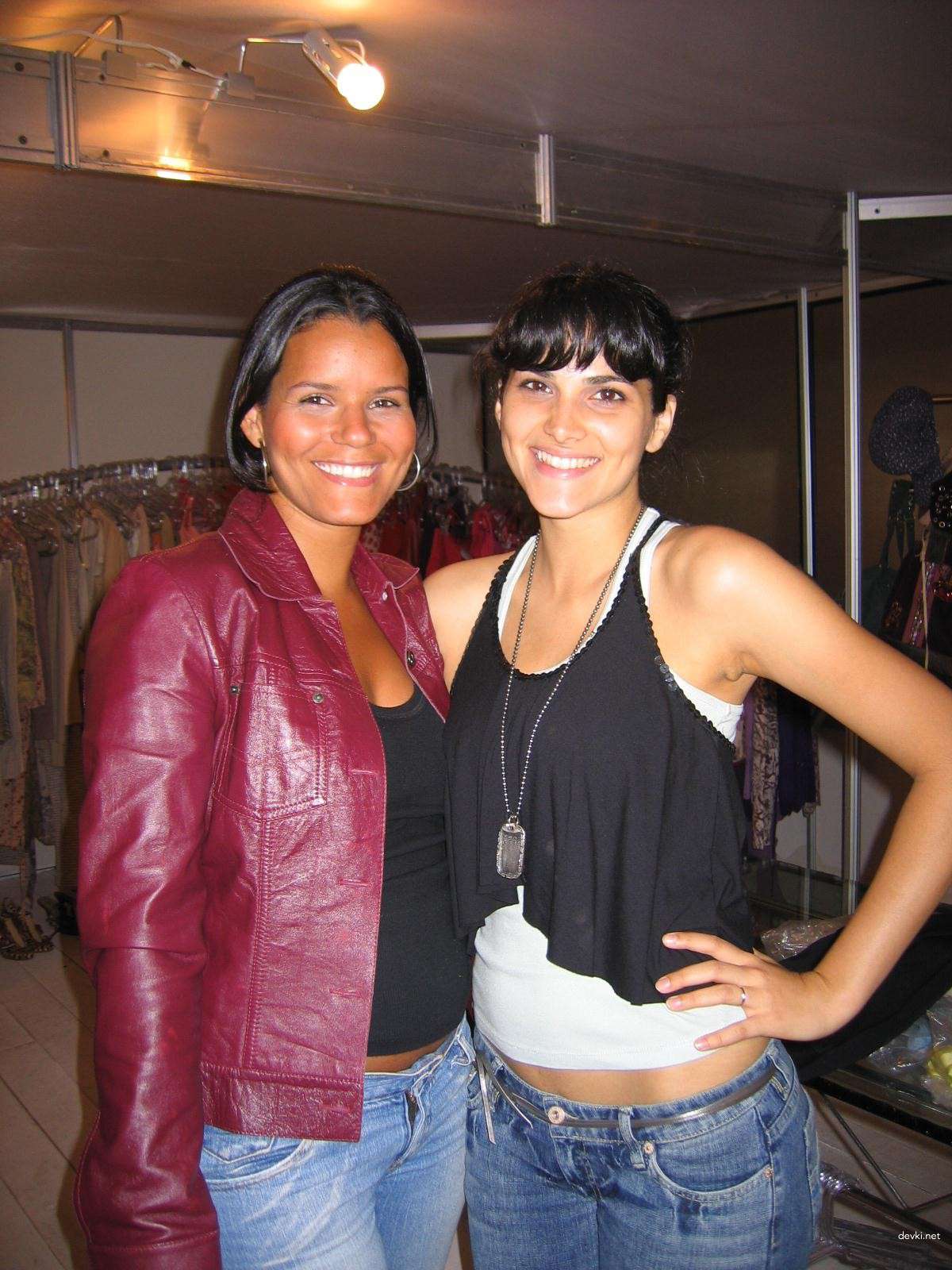 Stunning Brunette with Perfect Body in Amateur Porn Photo Shoot