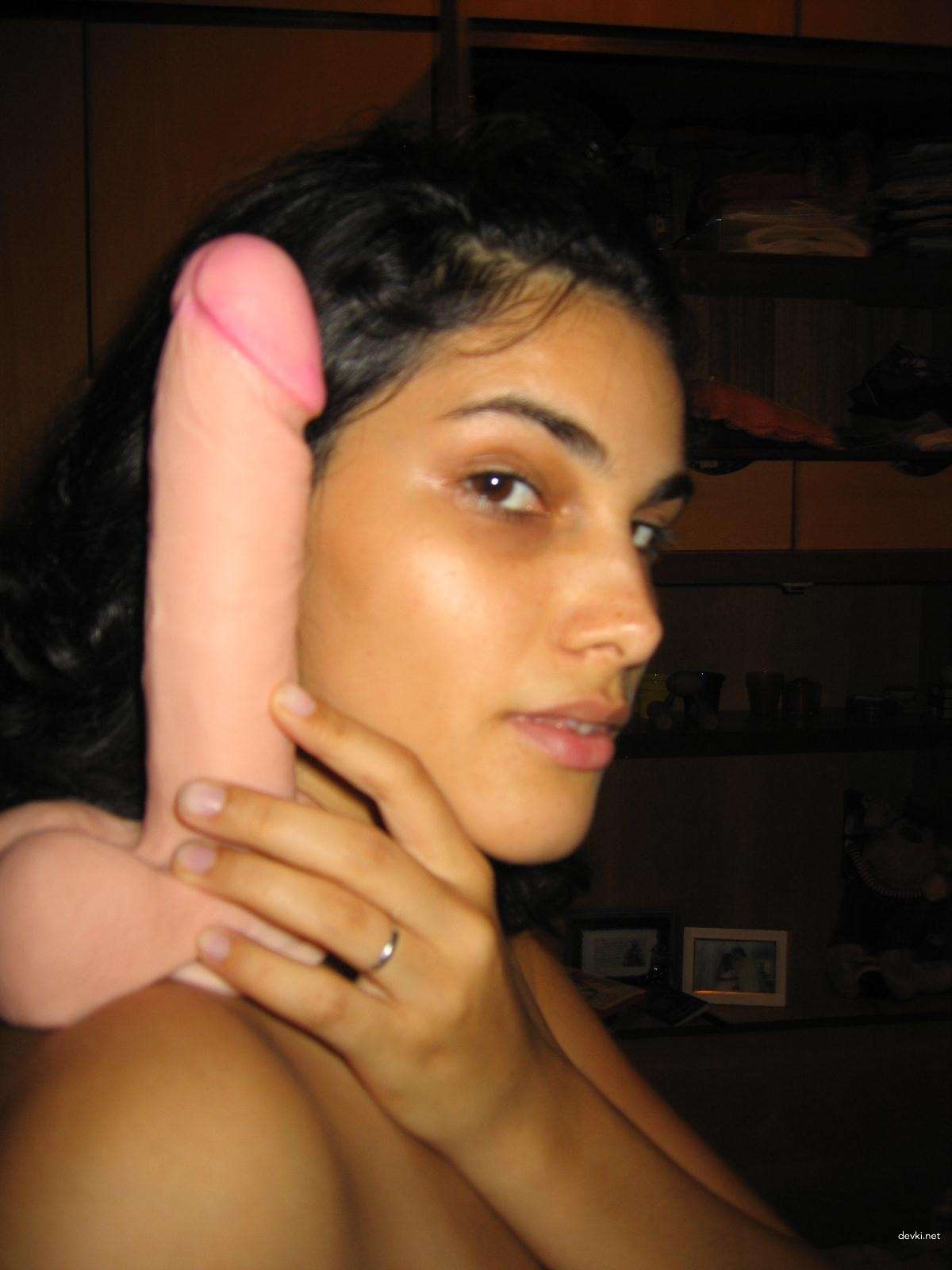 Stunning Brunette with Gorgeous Body - Part 2: Explicit Amateur Porn Photos