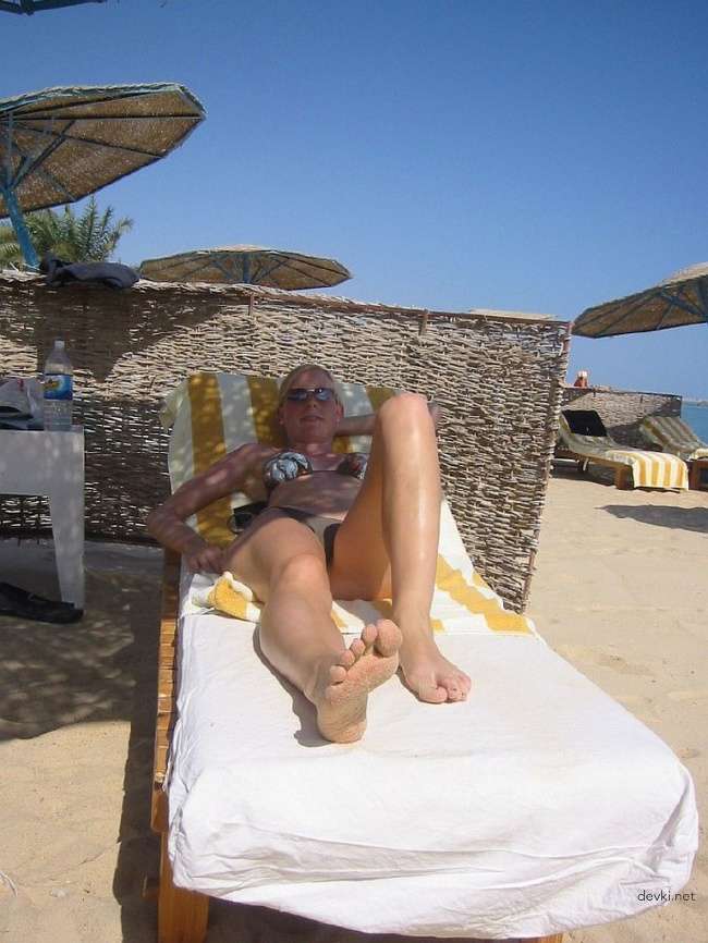 Explicit Amateur Vacation Photo of Girlfriends: Hot Beach Babes in Bikinis!