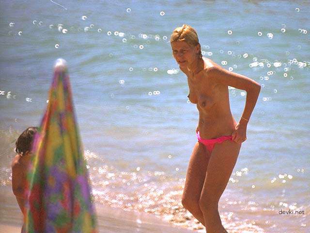 Beach Babes Collection: Hot Amateur Girls Exposed