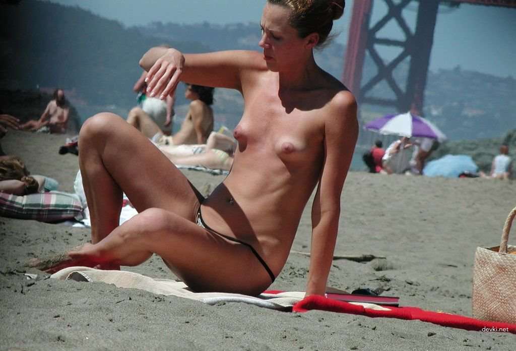 Beach Babes Collection: Hot Amateur Girls Exposed