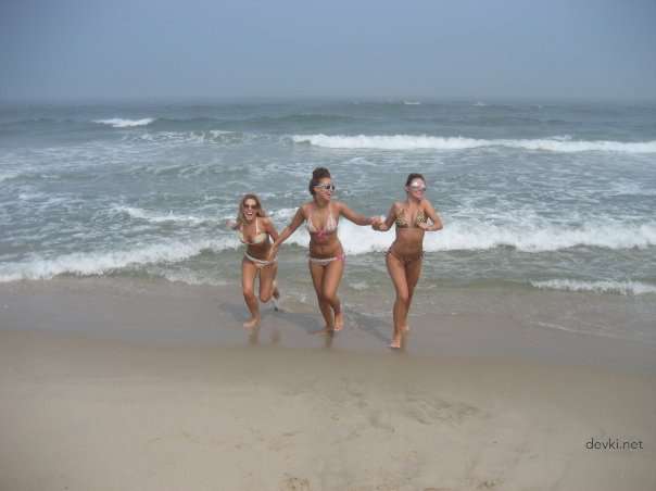 Beach Babes Collection: Hot Amateur Girls Exposed