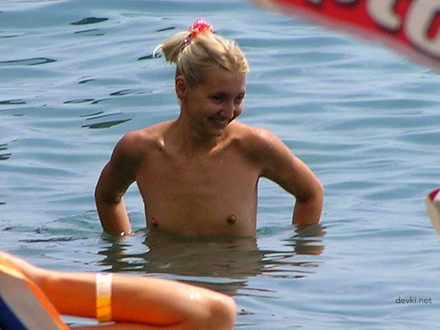 Beach Babes Collection: Hot Amateur Girls Exposed