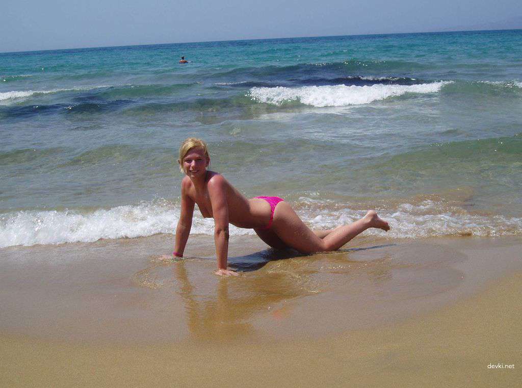 Beach Babes Collection: Hot Amateur Girls Exposed