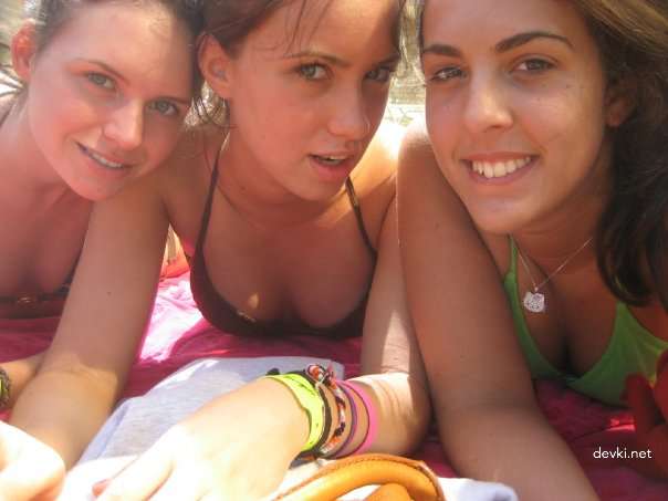 Beach Babes Collection: Hot Amateur Girls Exposed