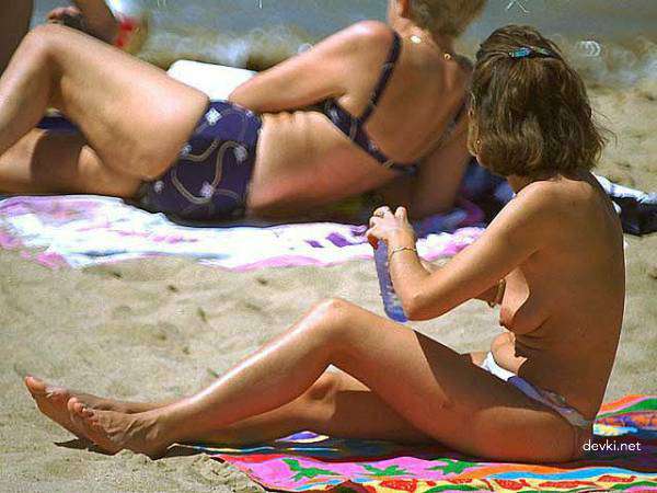 Beach Babes Collection: Hot Amateur Girls Exposed