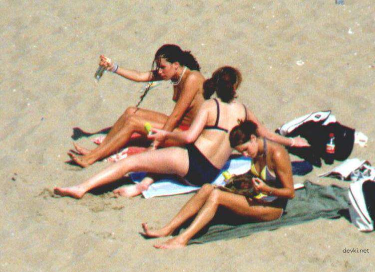 Beach Babes Collection: Hot Amateur Girls Exposed