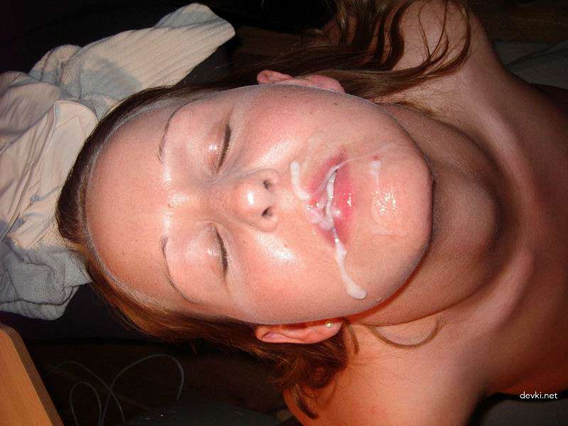 MILF Deepthroats Cock in Amateur Porn Pic