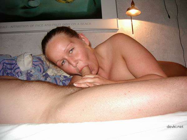 MILF Deepthroats Cock in Amateur Porn Pic