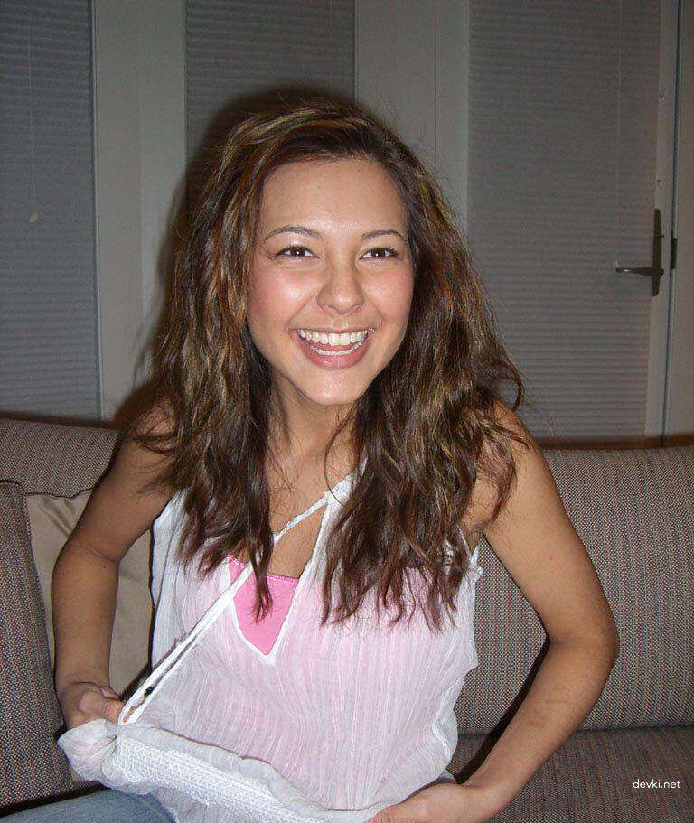 Sensual Amateur Erotica from Cute Girl: Explicit and Provocative Photos