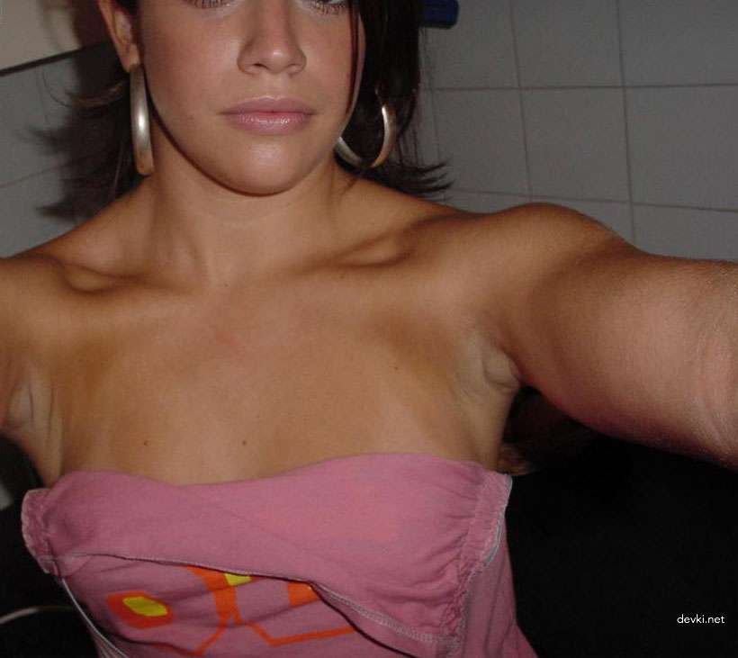Explicit Amateur Nude Girls: Uncensored Photos for Adults Only