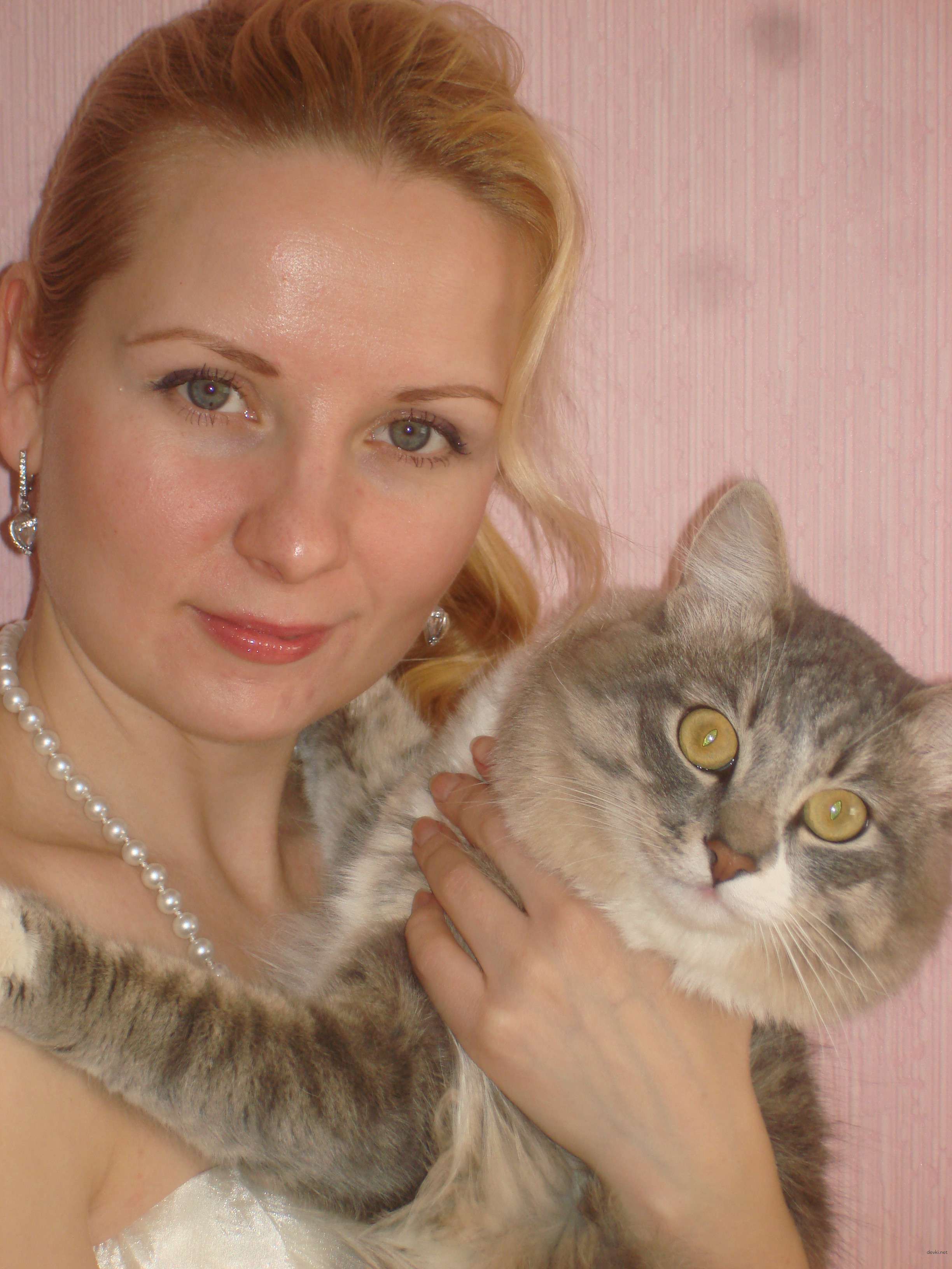 Amateur Young Wife Homemade Photos: Explicit and Bold