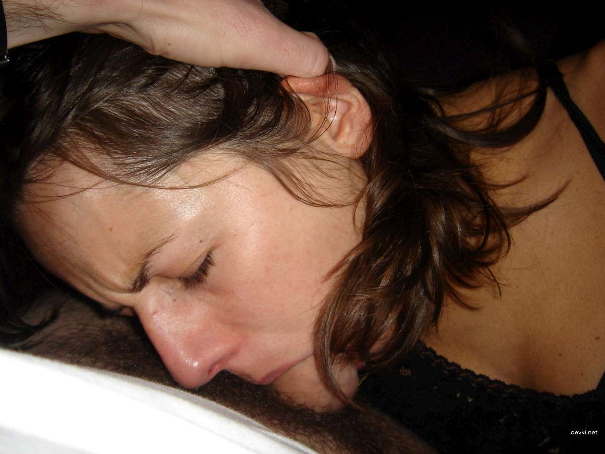 Sultry Brunette Amateur Porn Pics: Wild and Explicit!