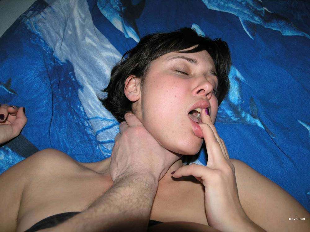 Big Boobs Amateur Girl in Explicit Porn Photo Shoot