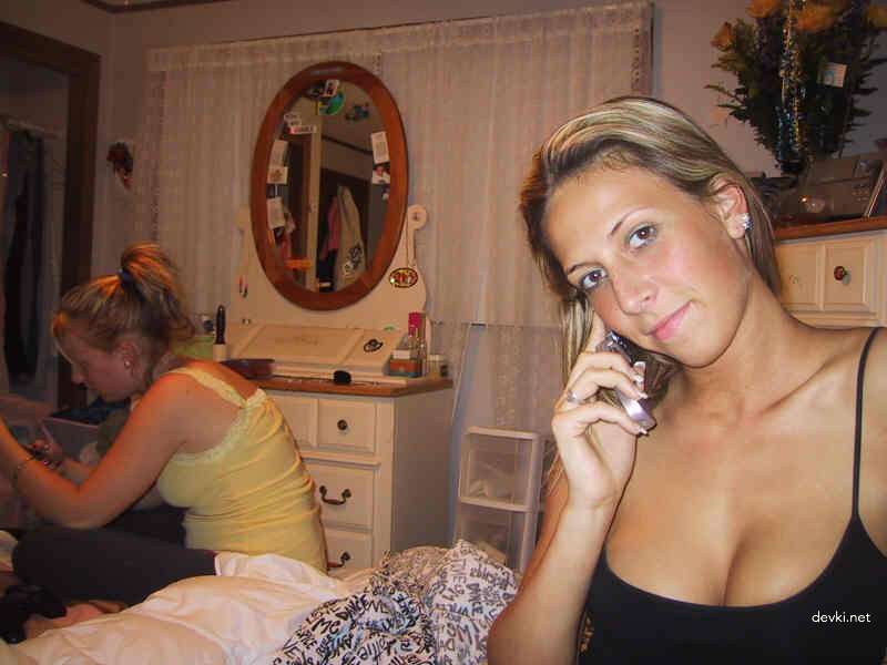 Explicit Amateur Porn: Nude Blondes and Brunettes in Hardcore Action