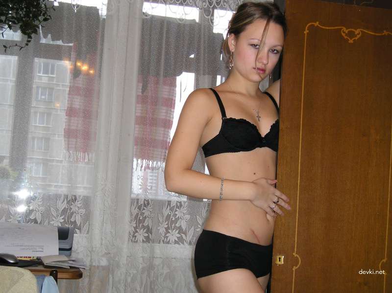 Explicit Amateur Erotic Girl Photo: Private Erotica Snapshot