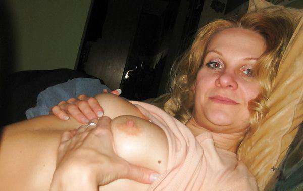 Hot Mature Blonde's Private Archive: Explicit Amateur Porn Photos