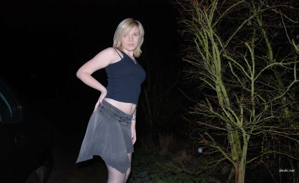 Friend Loves Sucking Dicks: Amateur Porn Photos