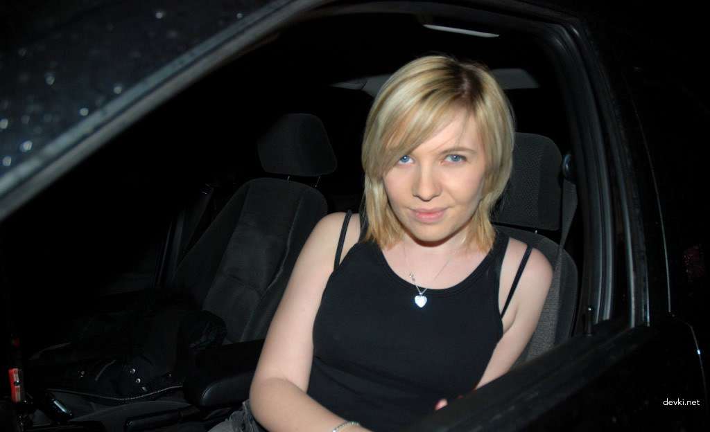 Friend Loves Sucking Dicks: Amateur Porn Photos