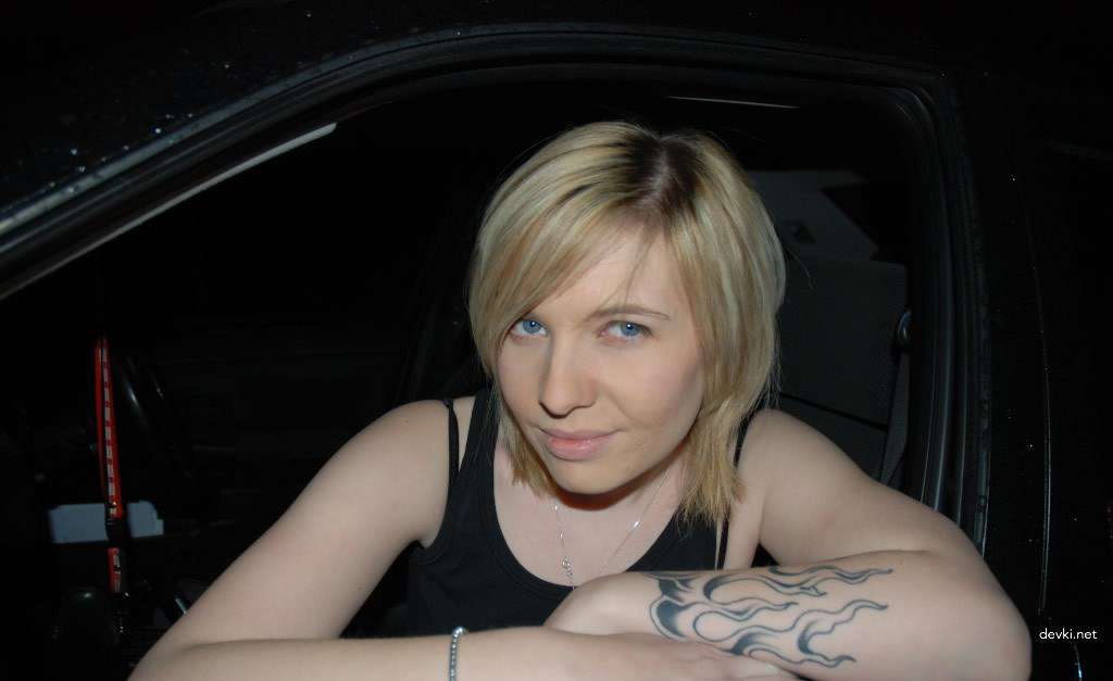 Friend Loves Sucking Dicks: Amateur Porn Photos