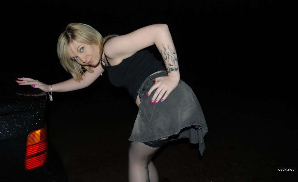 Friend Loves Sucking Dicks: Amateur Porn Photos