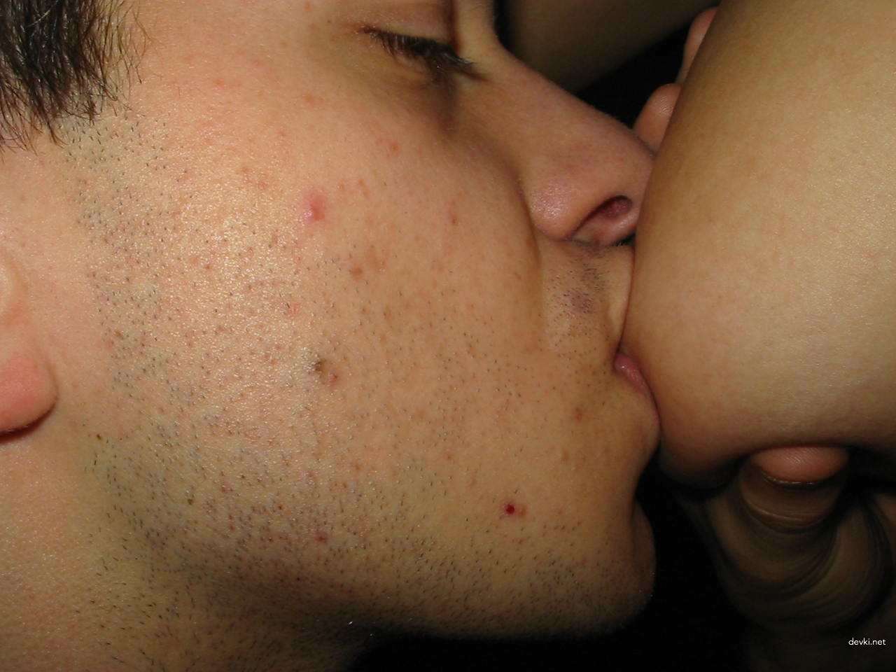 Skinny girl's amateur sex tape: Explicit homemade porn photo shoot