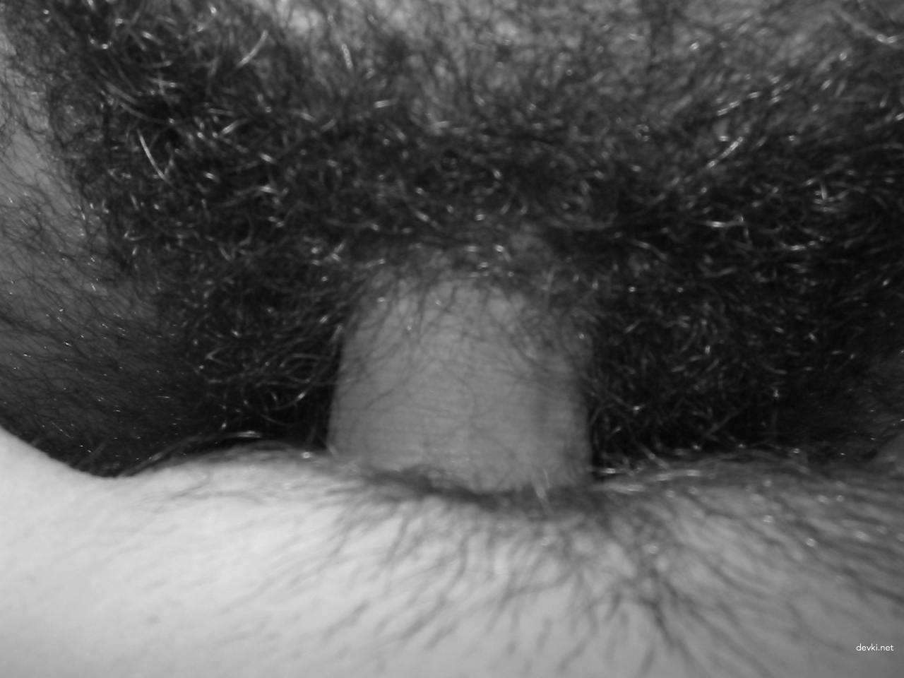 Skinny girl's amateur sex tape: Explicit homemade porn photo shoot