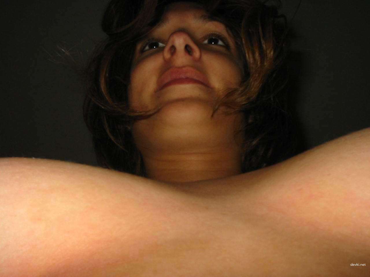 Skinny girl's amateur sex tape: Explicit homemade porn photo shoot