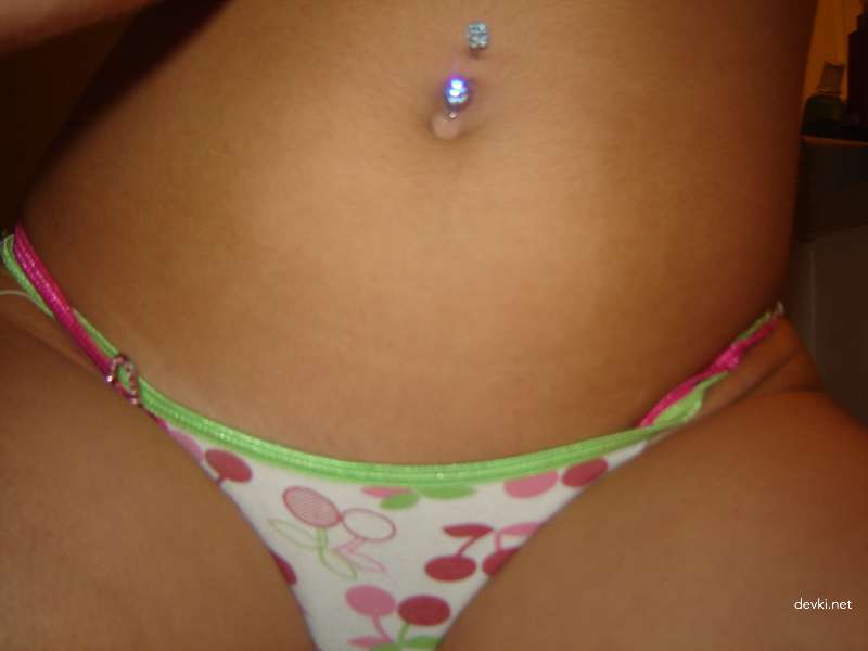 Sensual Brunette's Steamy Erotic Amateur Photos - Explicit Seduction